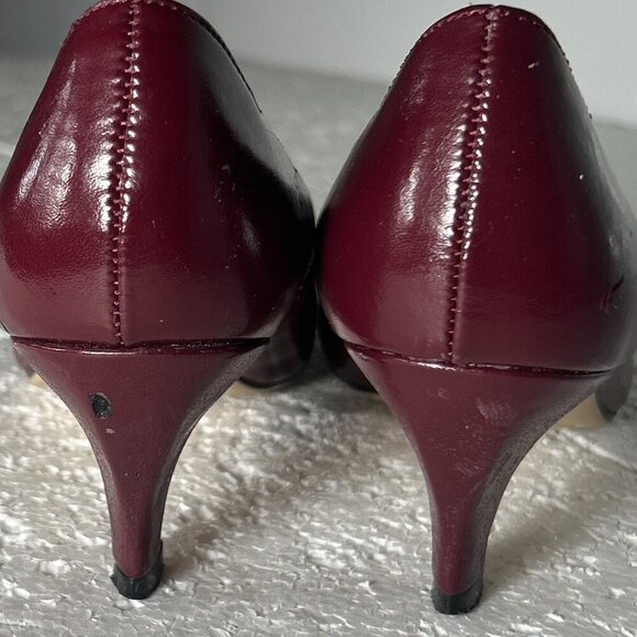 Bentley SZ 5.5 Burgundy pointed toe pump kitten heel Dressy Office Timeless Clos - Picture 9 of 12